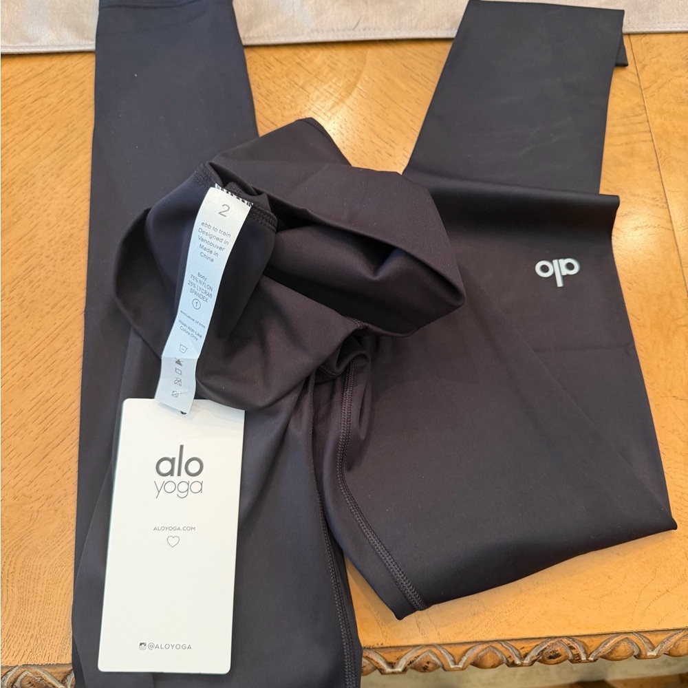 ALO Yoga Black Leggings NWT Size 2 - Picture 6 of 11
